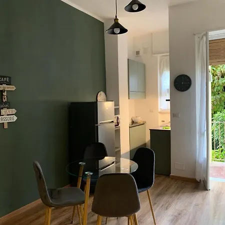 Iris 128: Il Terrazzino Sul Giardino Apartment *