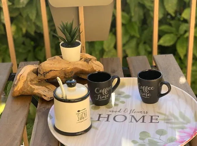 Appartamento Iris 128: Il Terrazzino Sul Giardino